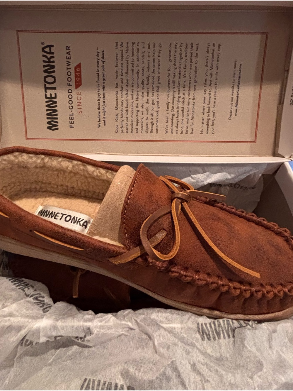 Minnetonka Men’s Moccasin Slip-On in Chestnut/Tan